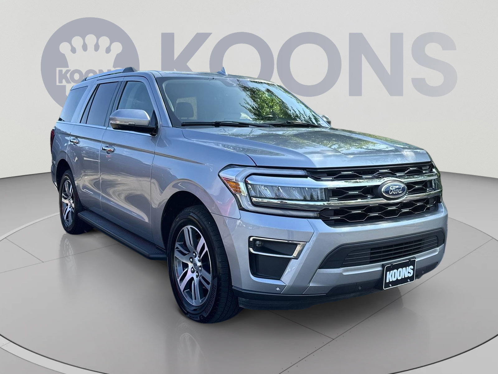 Used 2024 Ford Expedition Limited AWD/4WD image 2