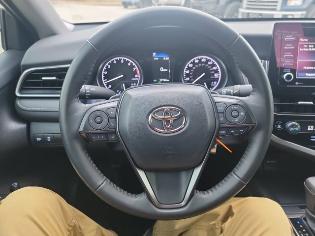 Used 2024 Toyota Camry SE image 18