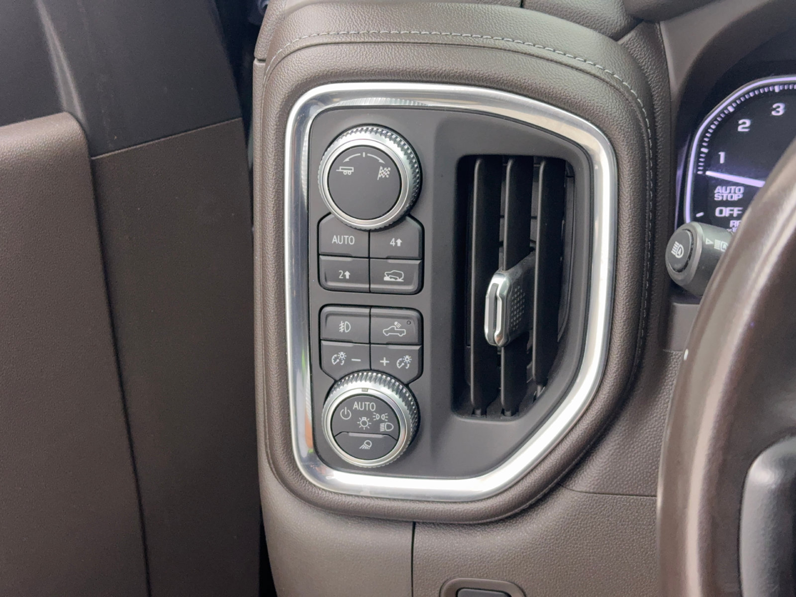 Used 2019 GMC Sierra 1500 SLT w/ SLT Premium Plus Package AWD/4WD image 36
