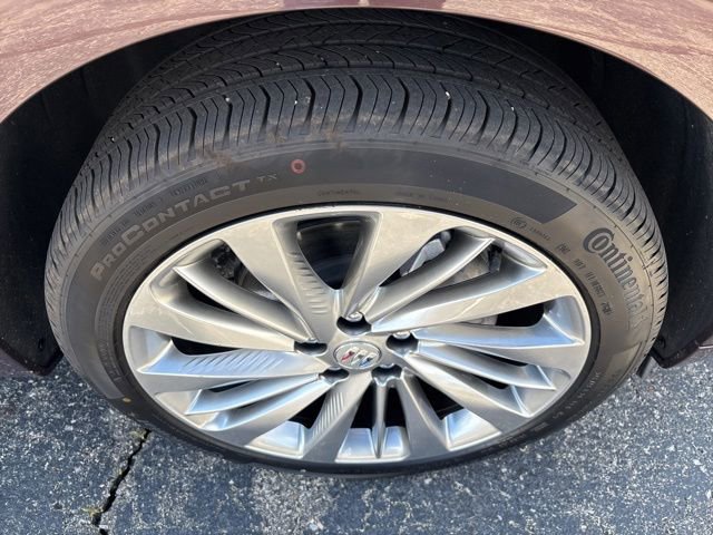 Used 2025 Buick Envision Avenir AWD/4WD image 18
