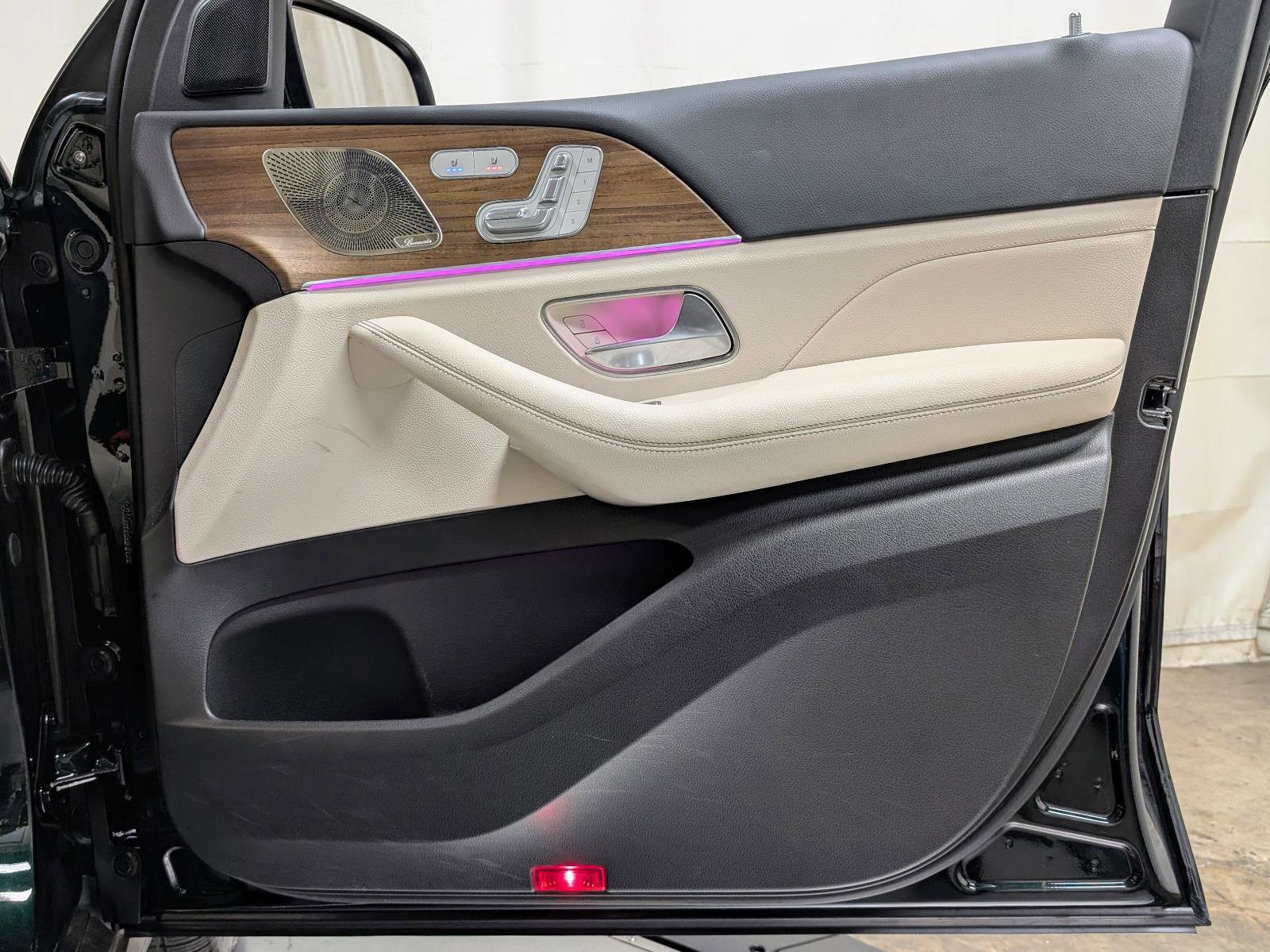 Used 2024 Mercedes-Benz GLS 450 4MATIC image 31