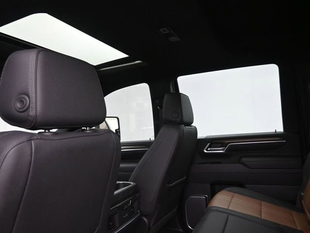 Used 2025 Chevrolet Silverado 2500 High Country w/ Technology Package AWD/4WD image 19