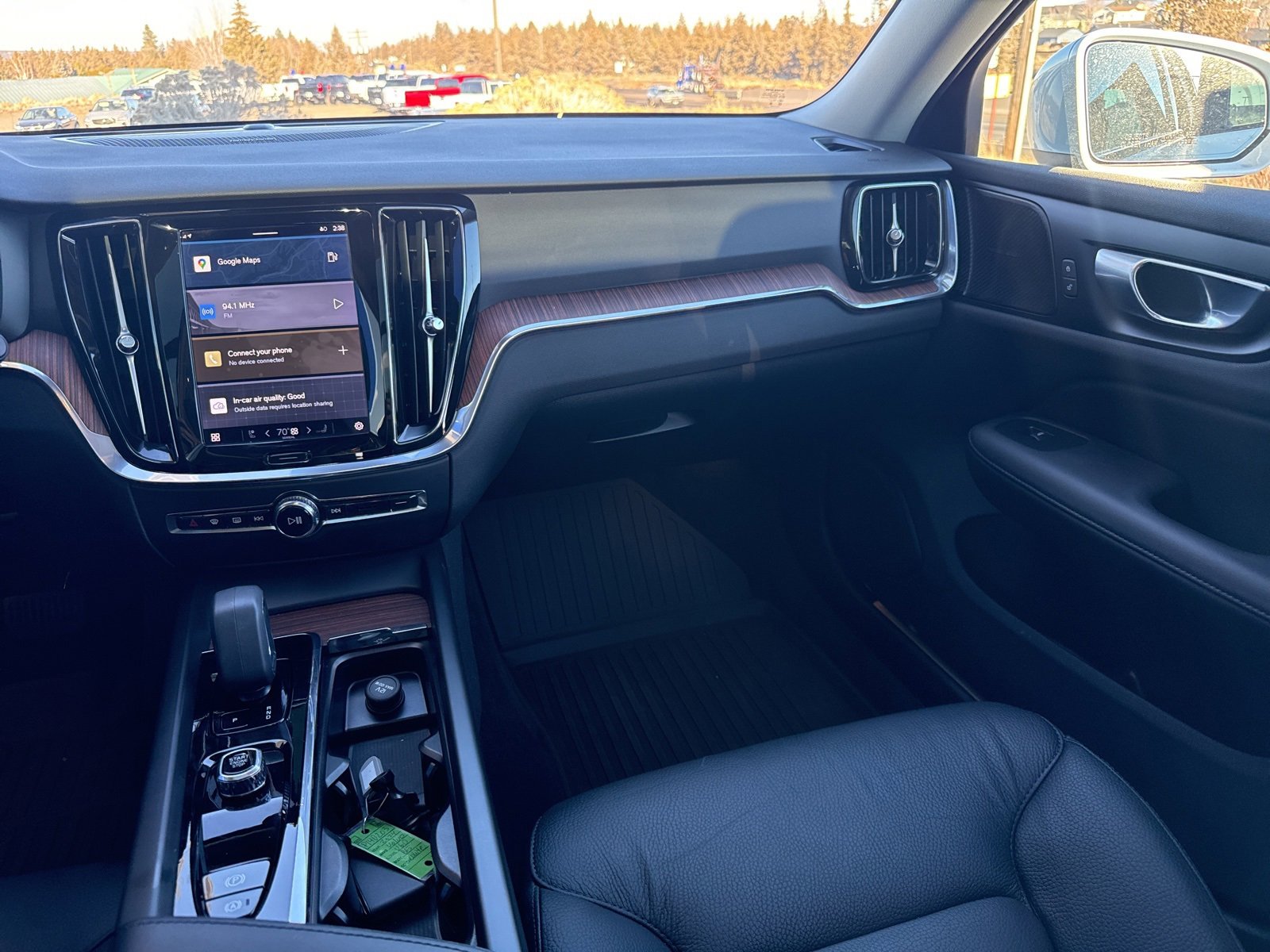 Used 2024 Volvo V60 B5 Cross Country Plus image 17