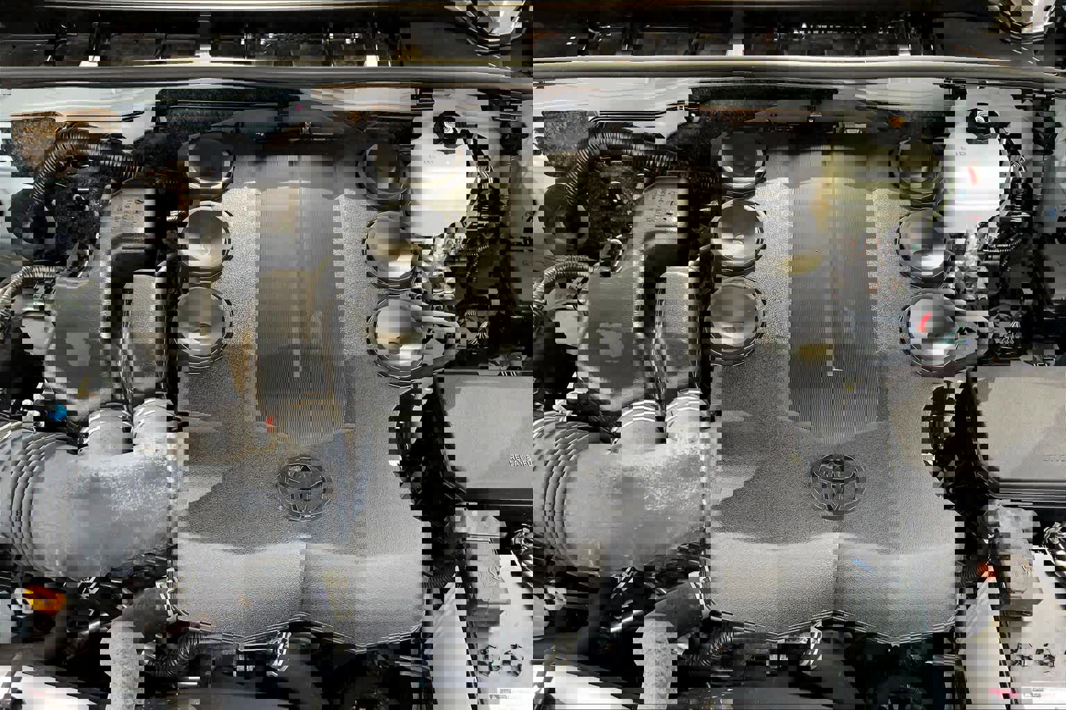 Used 2024 Toyota 4Runner SR5 AWD/4WD image 30