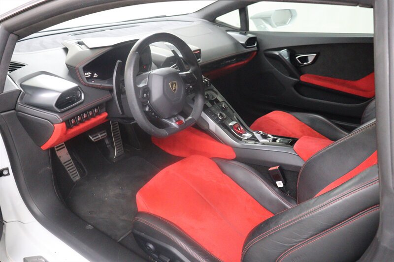 Used 2015 Lamborghini Huracan LP 610-4 AWD/4WD image 14