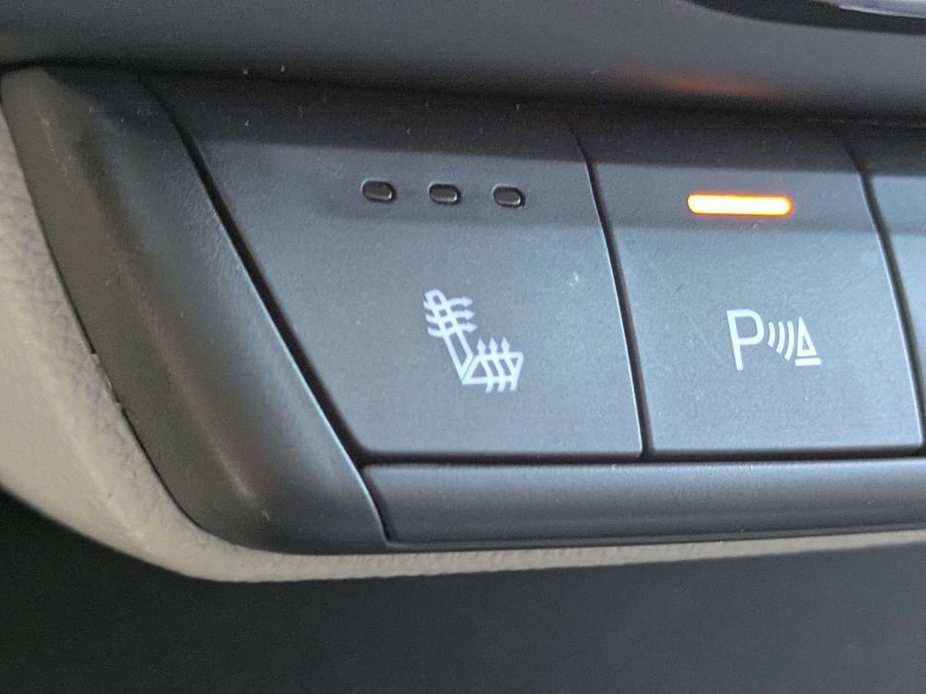 Certified 2023 Cadillac XT4 Luxury w/ Cold Weather Package FWD image 26