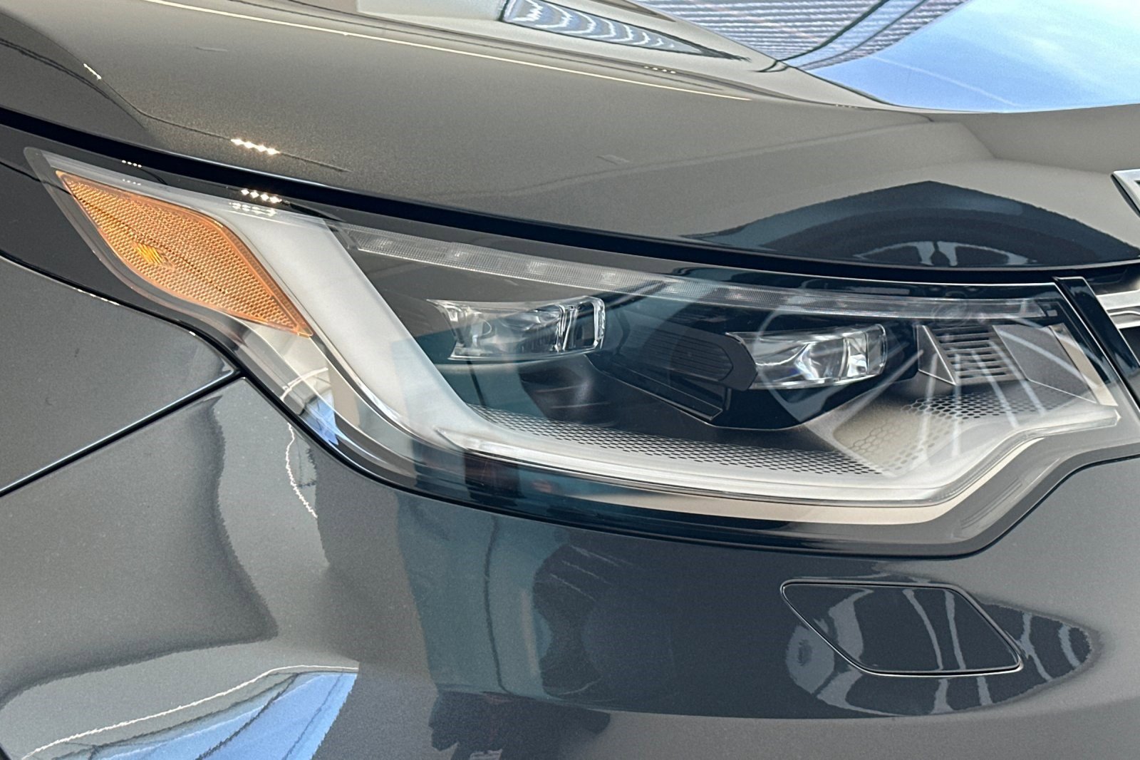 New 2026 Land Rover Discovery S image 12