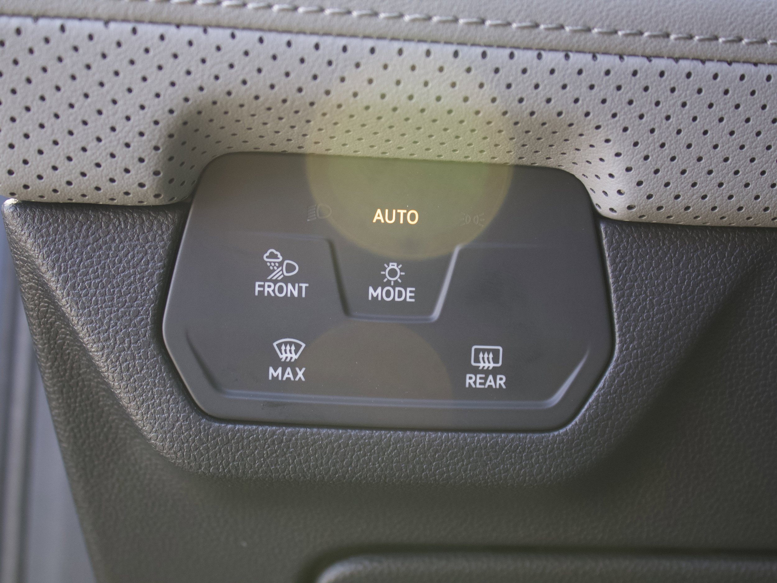 New 2026 Volkswagen Atlas Peak Edition AWD/4WD image 14