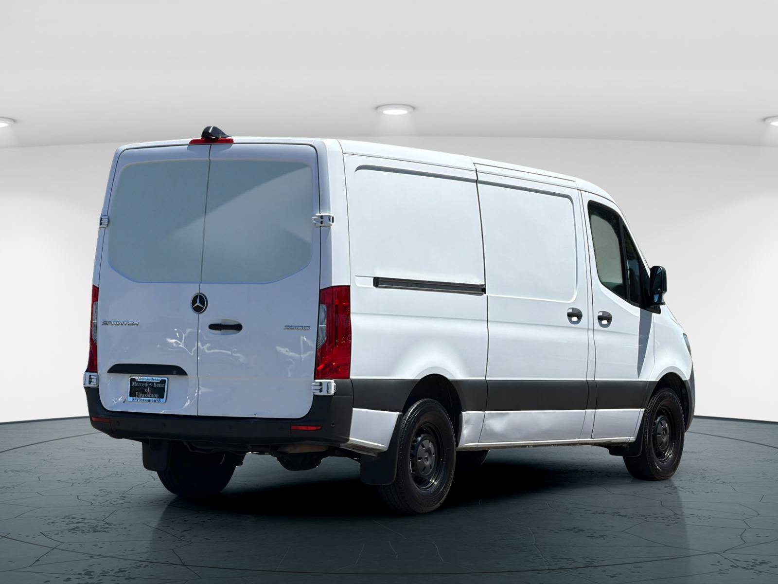 Used 2021 Mercedes-Benz Sprinter 2500 image 7