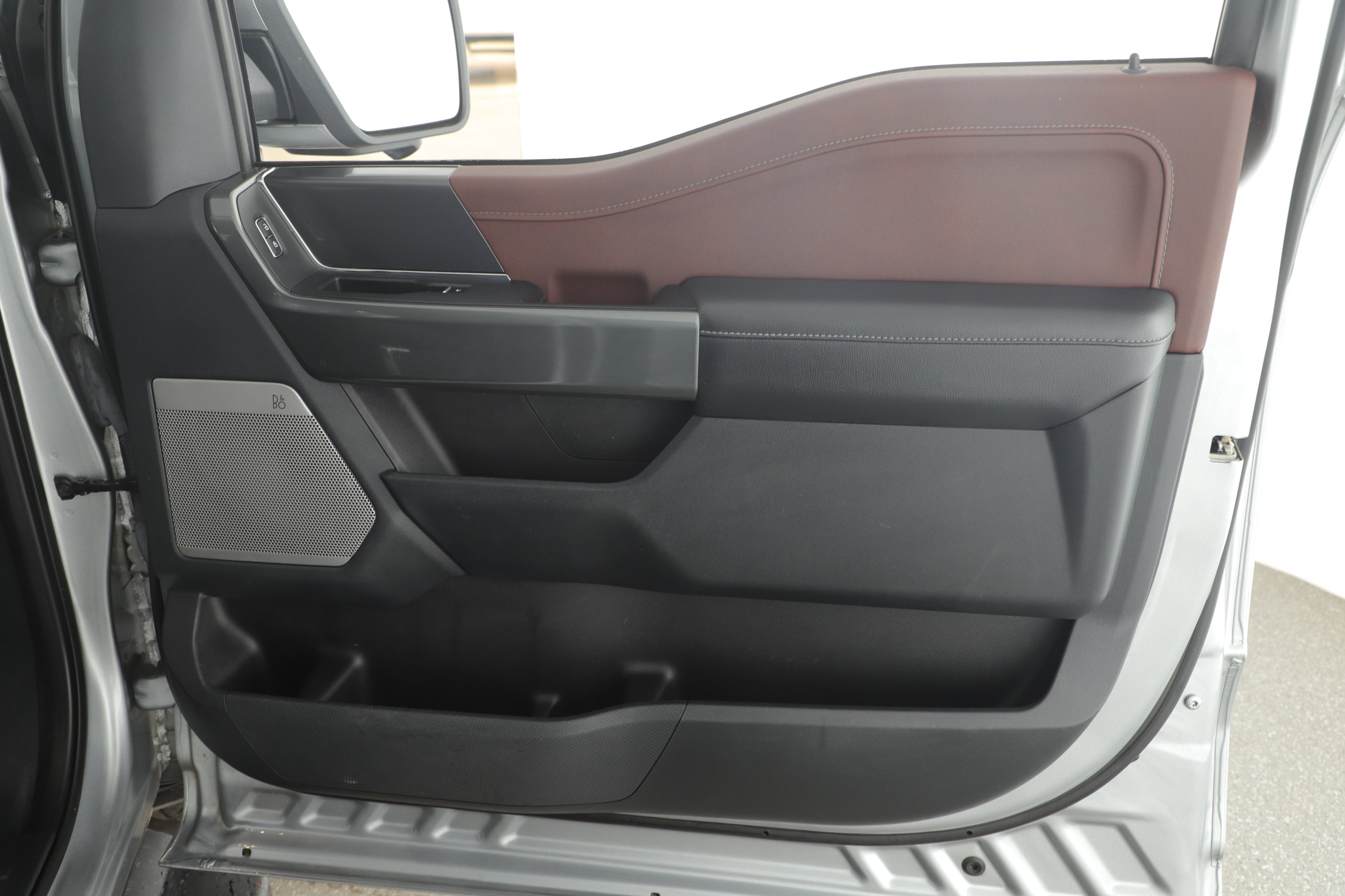 Used 2022 Ford F150 Lariat image 9