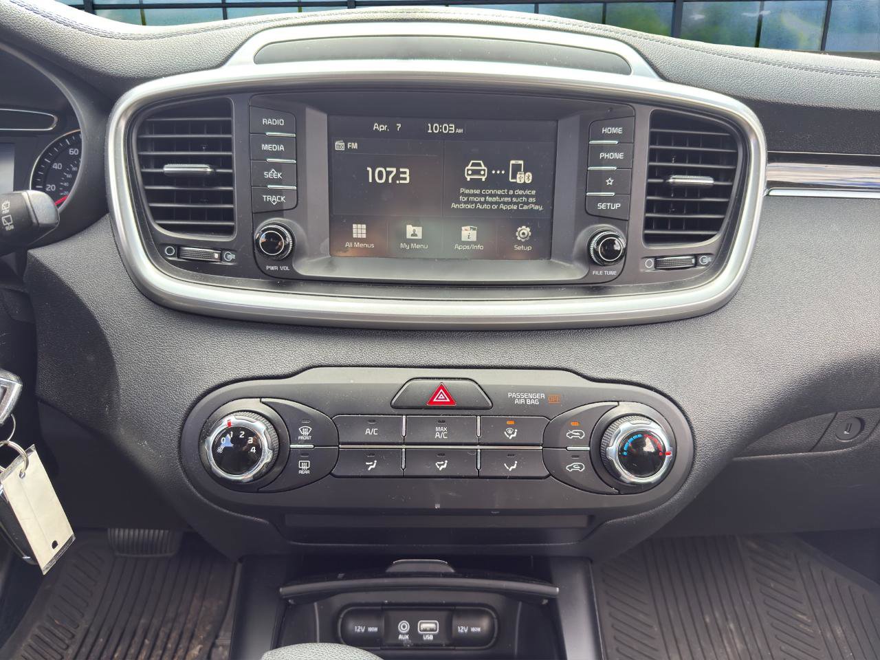 Used 2020 Kia Sorento LX image 16