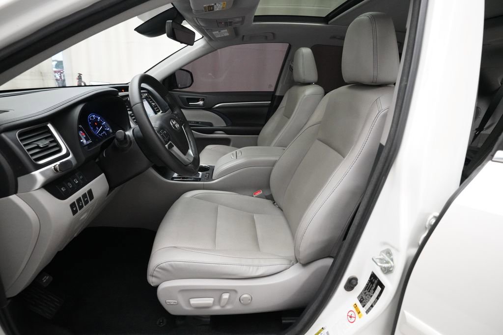 Used 2018 Toyota Highlander Limited Platinum image 7