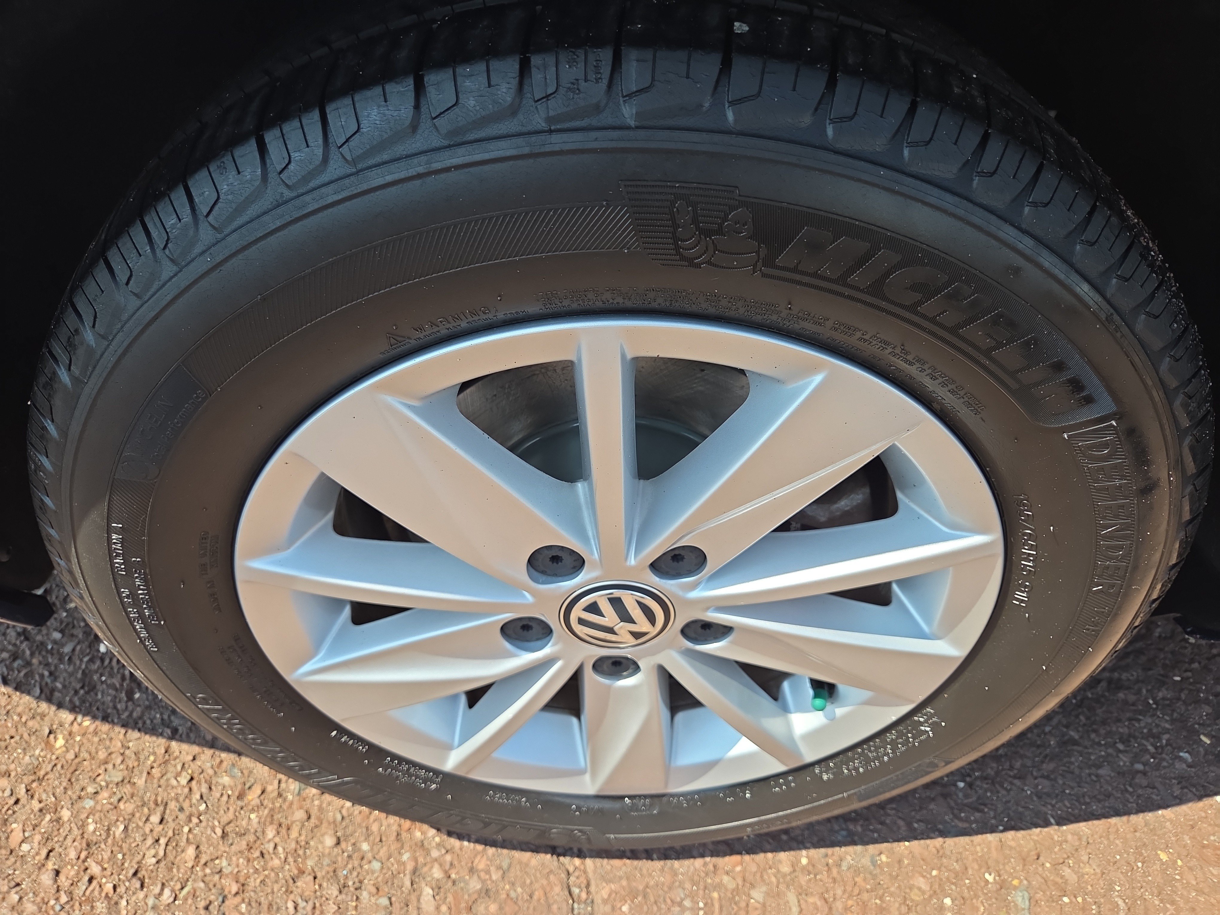 Used 2016 Volkswagen Golf S FWD image 10