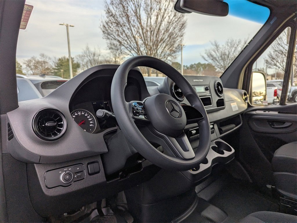 Used 2024 Mercedes-Benz Sprinter 144 Cargo image 17