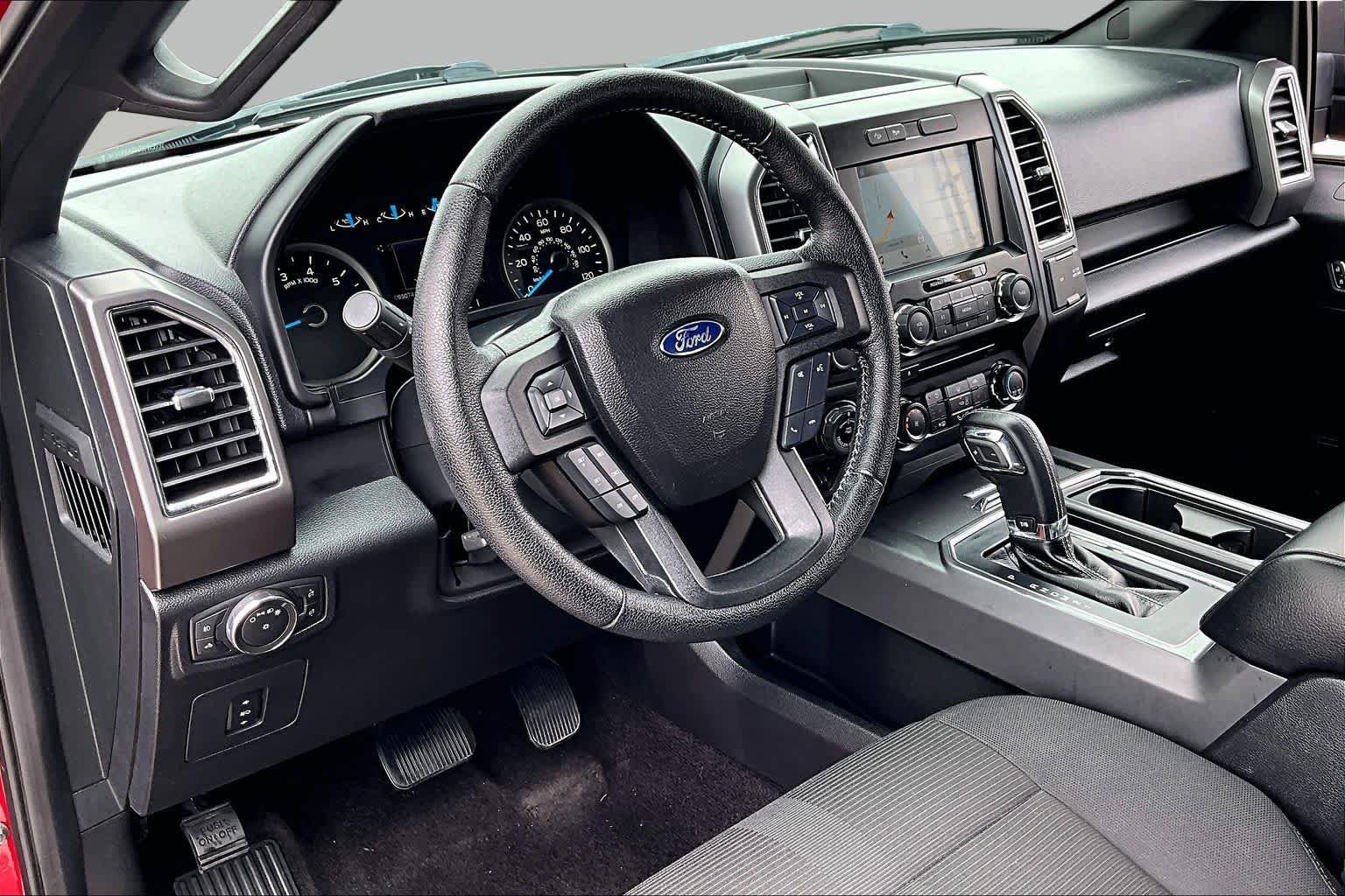 Used 2016 Ford F150 XLT w/ Equipment Group 302A Luxury AWD/4WD image 18