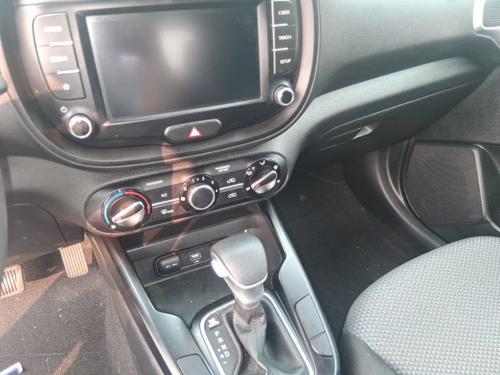 Used 2022 Kia Soul LX w/ Technology Package FWD image 10