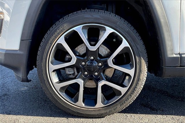 Used 2017 Jeep Compass Limited w/ Navigation Group image 8