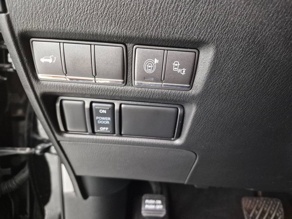 Used 2017 INFINITI QX80 2WD w/ Deluxe Technology Package image 12