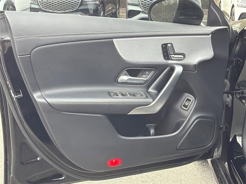 Used 2021 Mercedes-Benz CLA 250 image 10