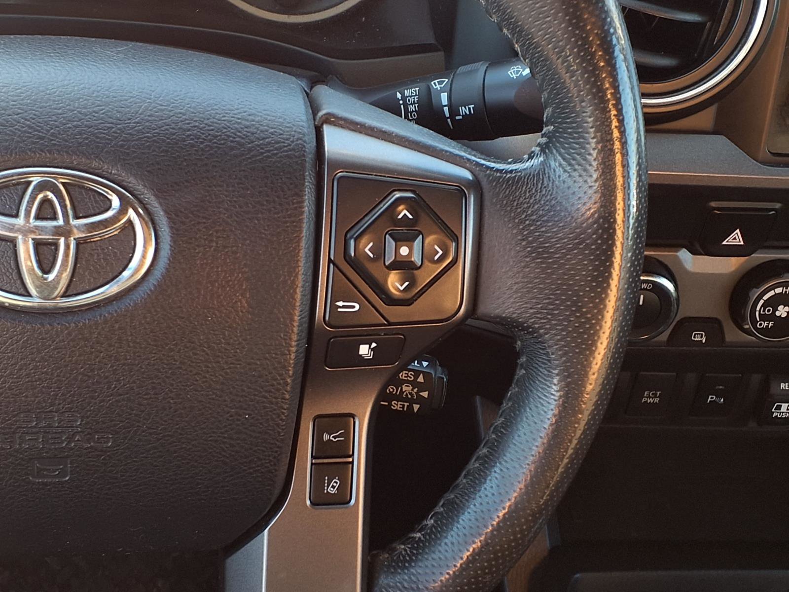 Used 2019 Toyota Tacoma TRD Off-Road w/ Technology Package AWD/4WD image 6