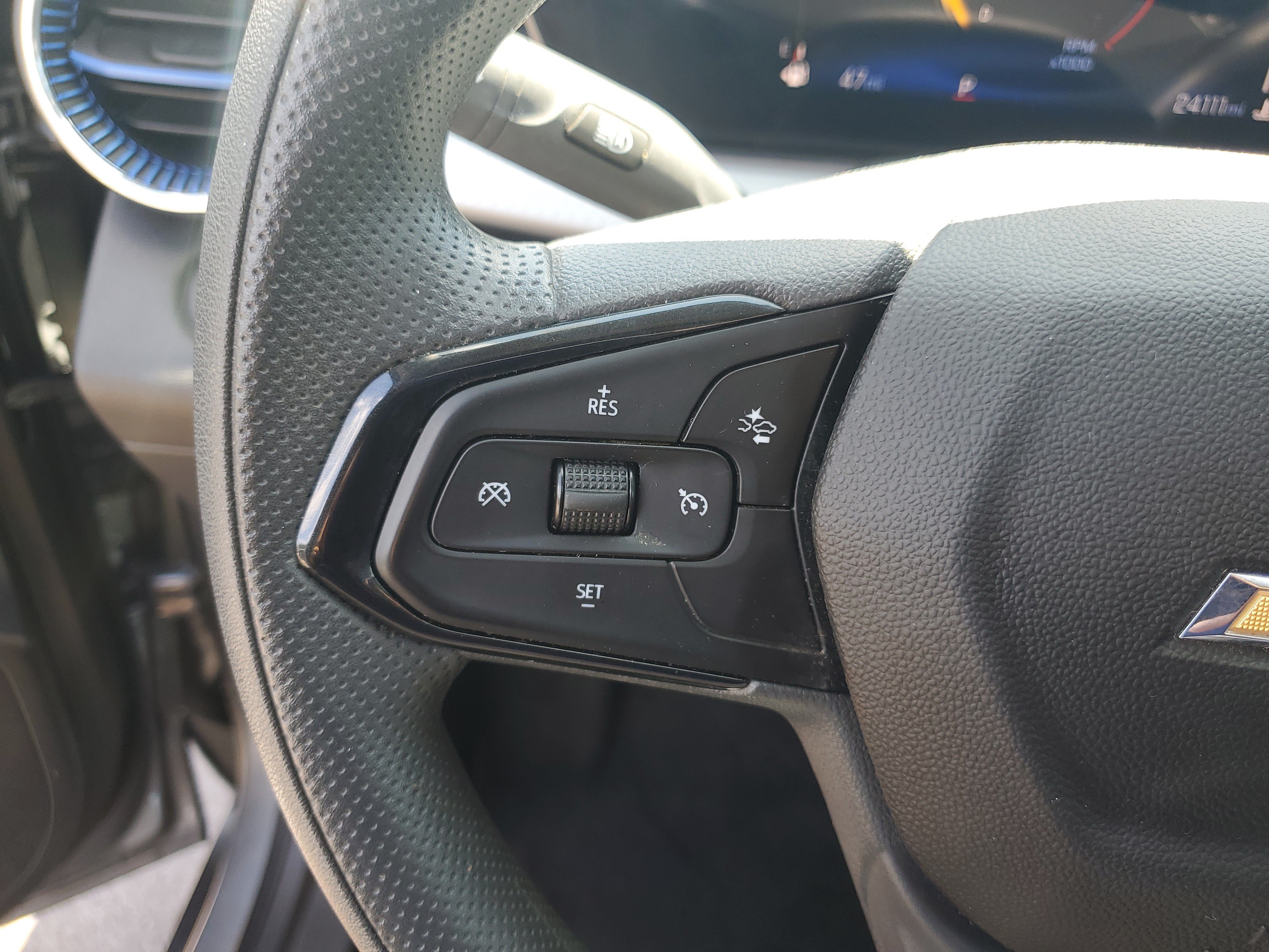 Used 2025 Chevrolet Trax LT FWD image 16