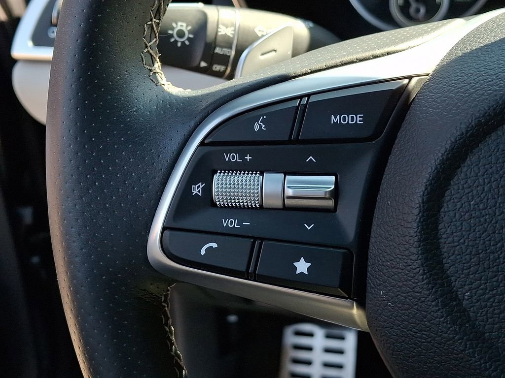 Used 2023 Genesis G70 3.3T w/ Sport Prestige Package image 23