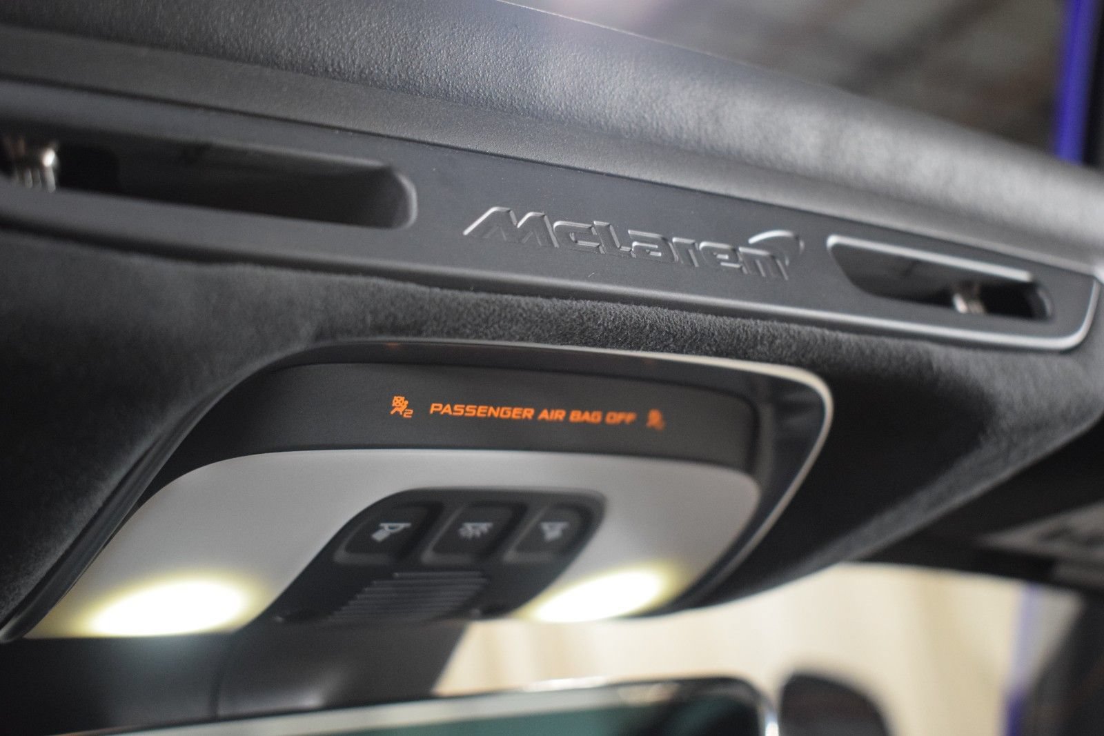 Used 2024 McLaren 750S Spider RWD image 37