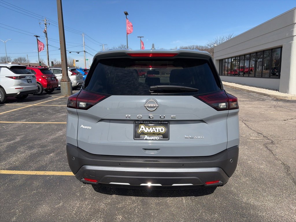 Used 2023 Nissan Rogue SL w/ SL Premium Package image 5