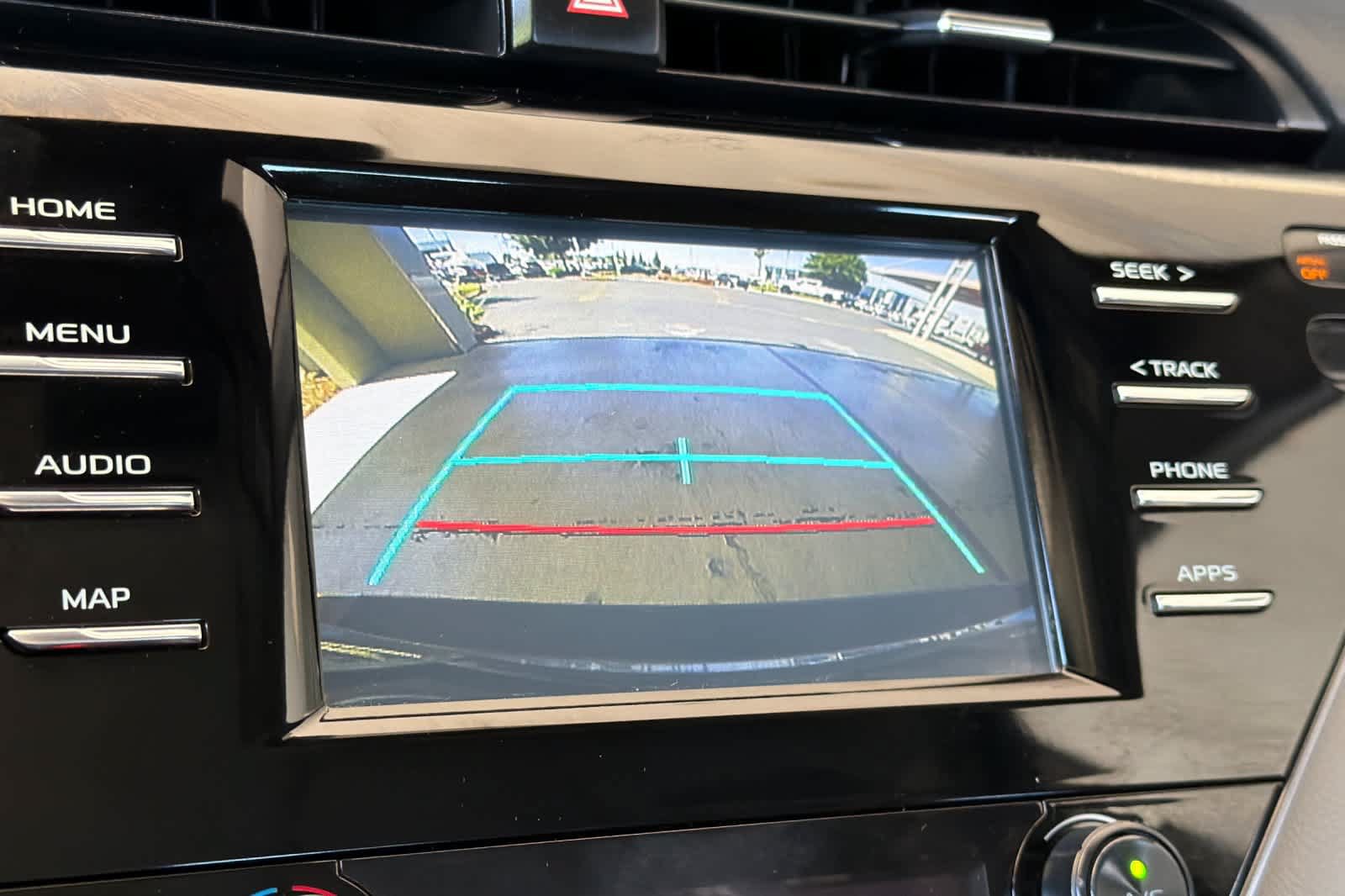 Used 2019 Toyota Camry SE FWD image 19