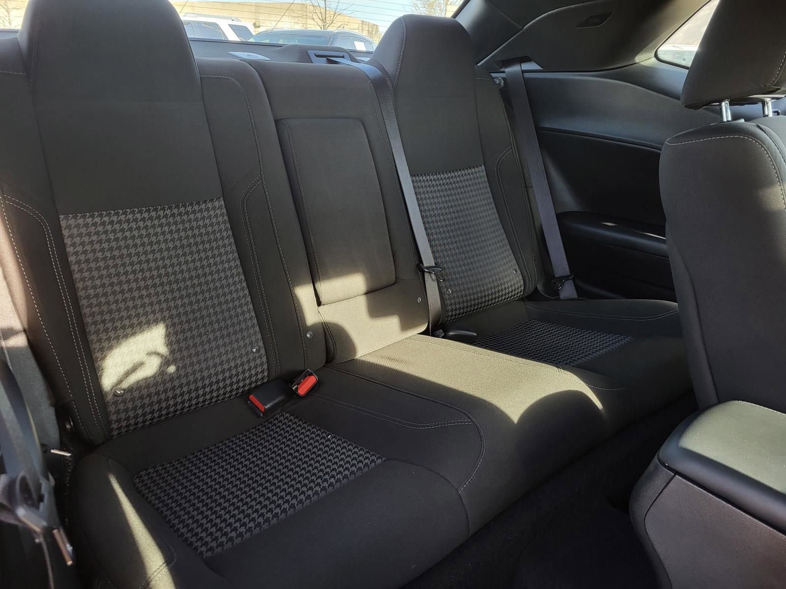 Used 2022 Dodge Challenger SXT image 9