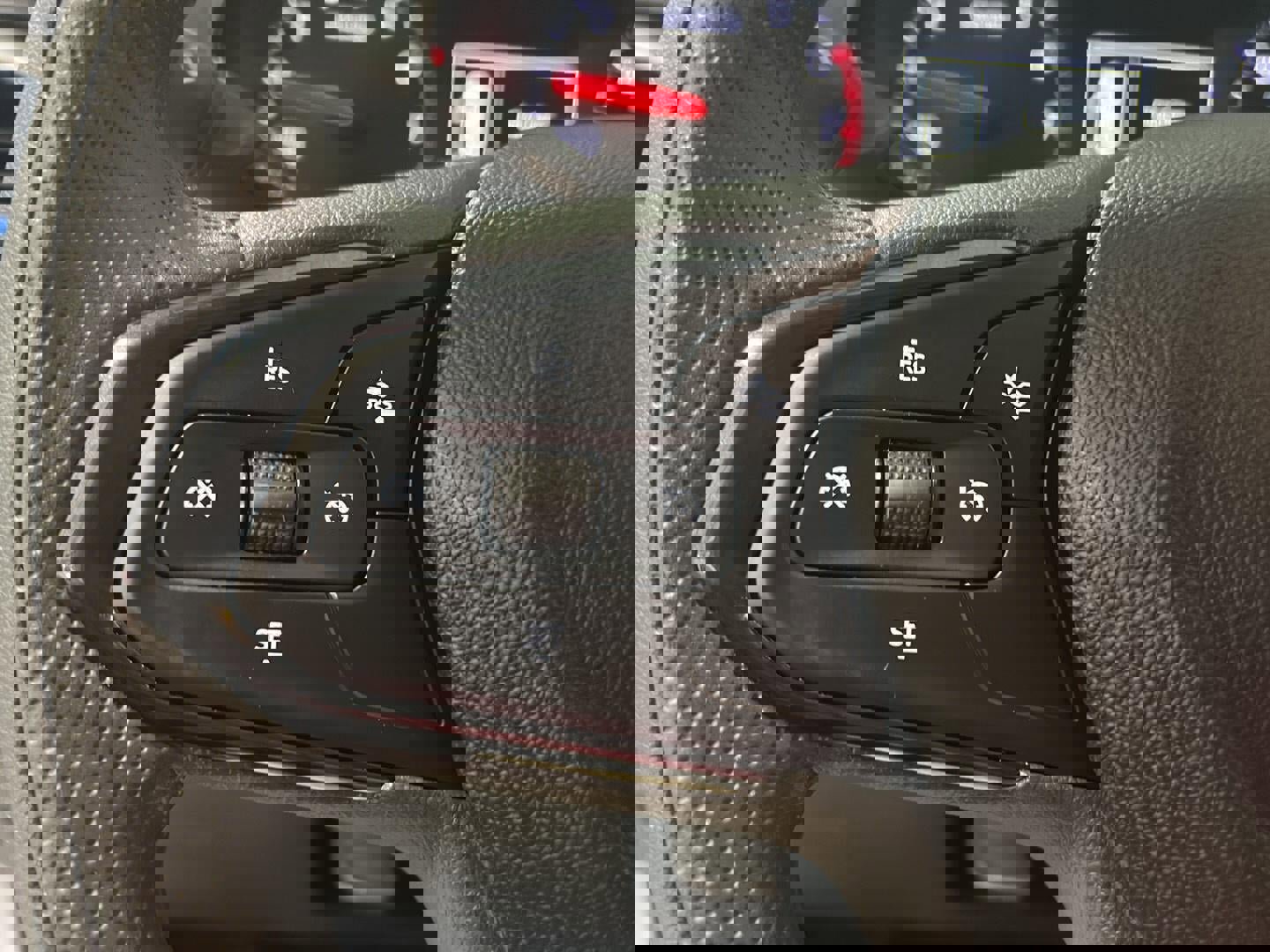 Used 2025 Chevrolet Trax LS w/ LS Convenience Package image 15