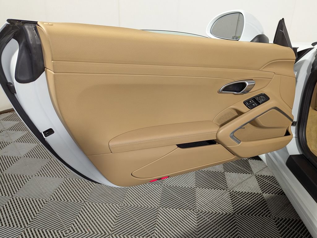 Used 2017 Porsche 911 Carrera RWD image 19