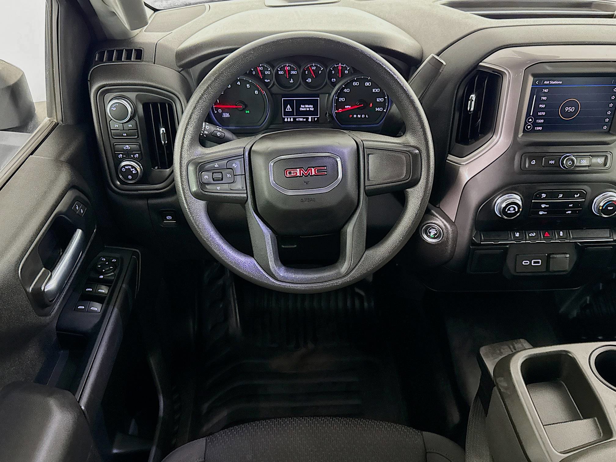 Used 2024 GMC Sierra 2500 Pro w/ Convenience Package image 15