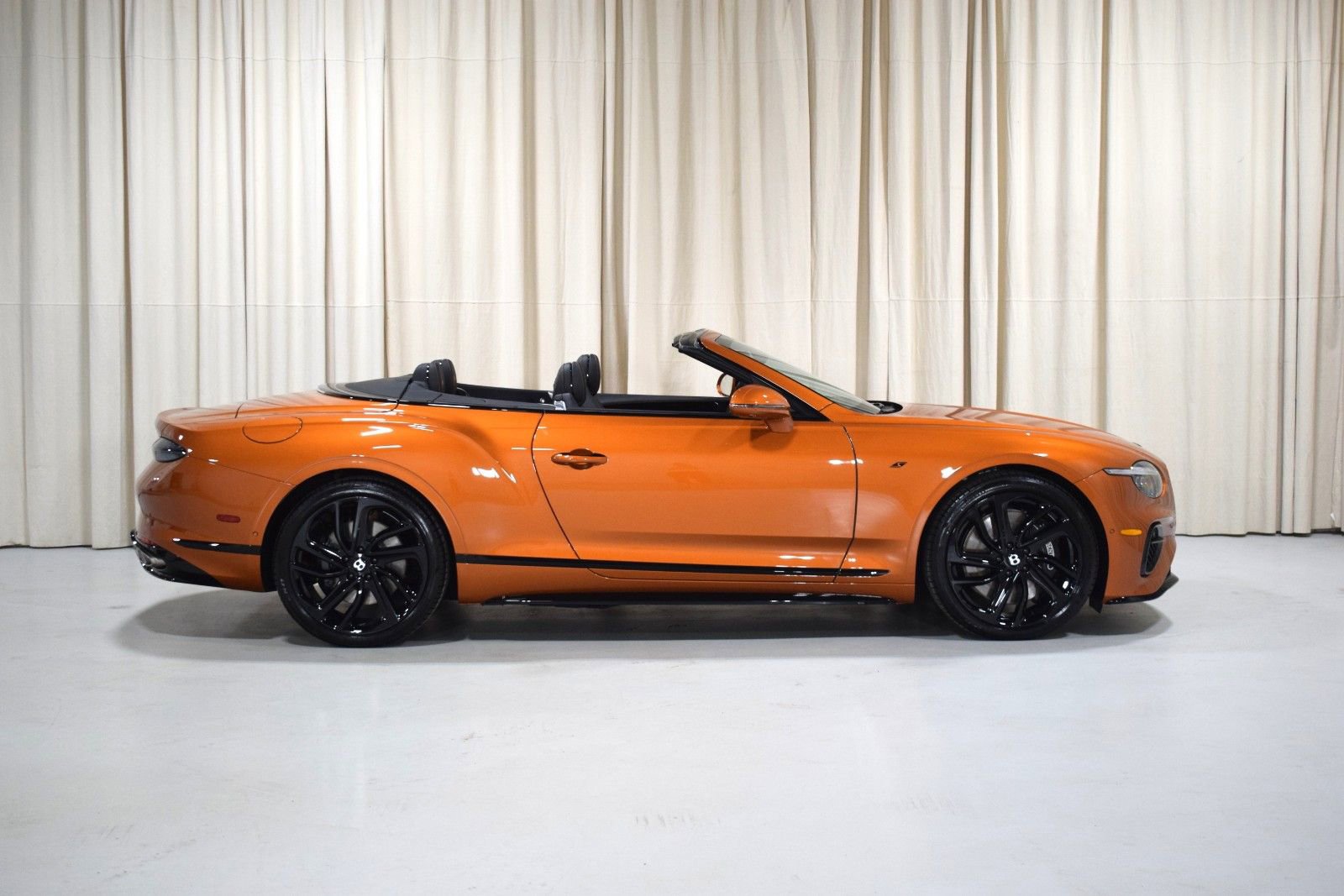 New 2026 Bentley Continental GTC AWD/4WD image 5
