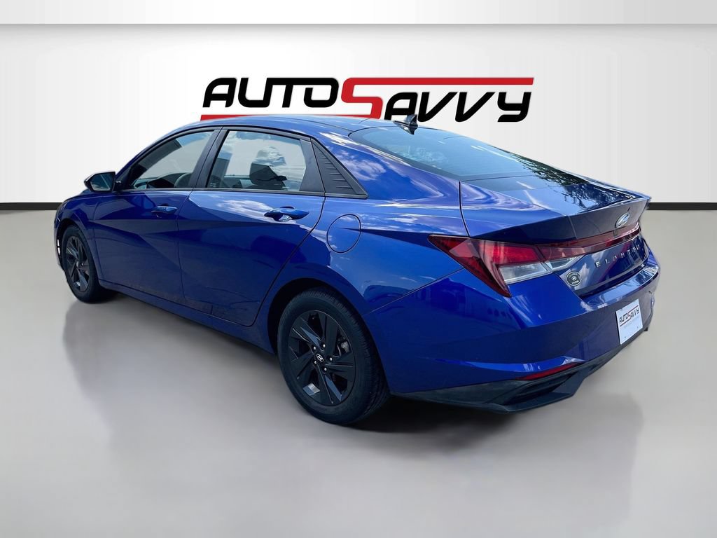 Used 2023 Hyundai Elantra SEL w/ Cargo Package FWD image 5