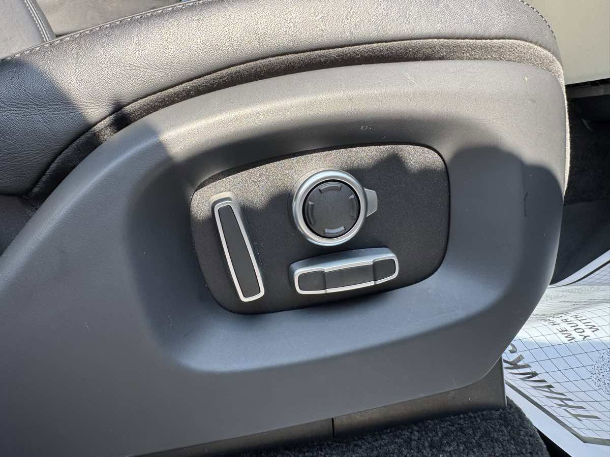 Used 2017 Land Rover Range Rover Supercharged image 41