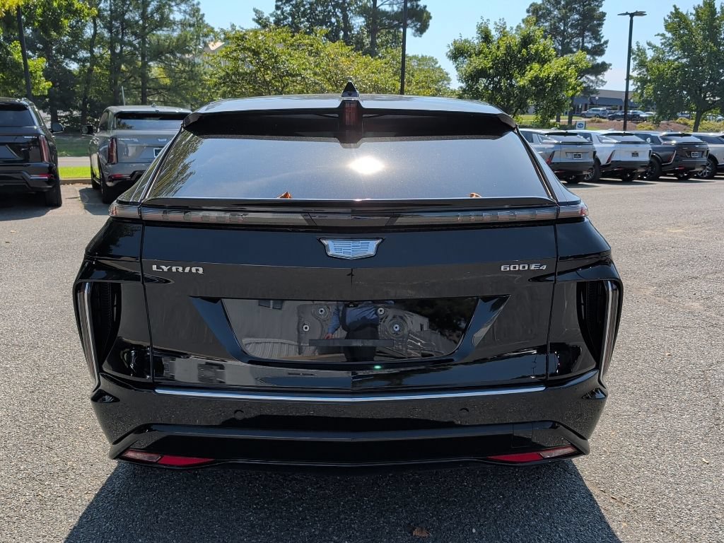 Used 2024 Cadillac Lyriq Luxury w/ LPO, Floor Liner Package AWD/4WD image 4