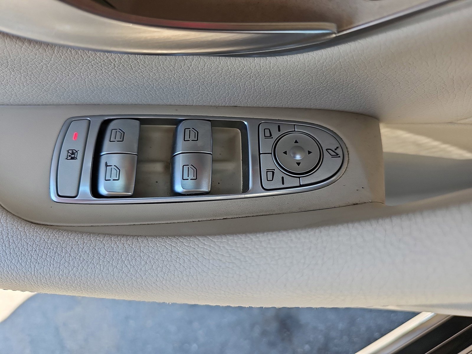 Used 2017 Mercedes-Benz E 300 image 28