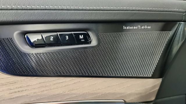 New 2026 Volvo XC90 B6 Plus w/ Protection Package Premier AWD/4WD image 11