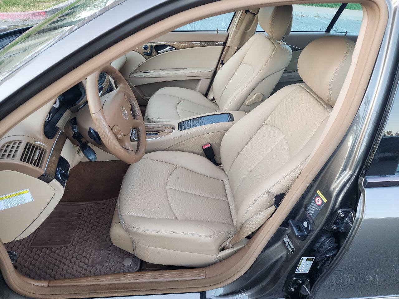 Used 2009 Mercedes-Benz E 350 Sedan image 15