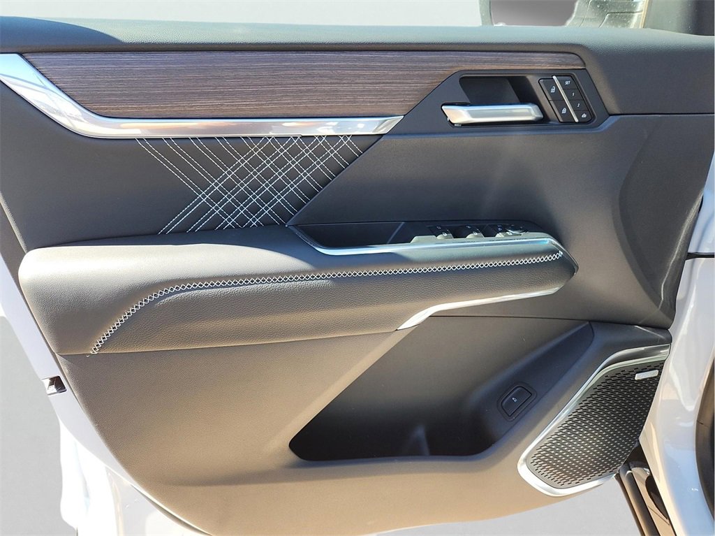 New 2026 GMC Acadia Denali w/ Super Cruise Package image 16