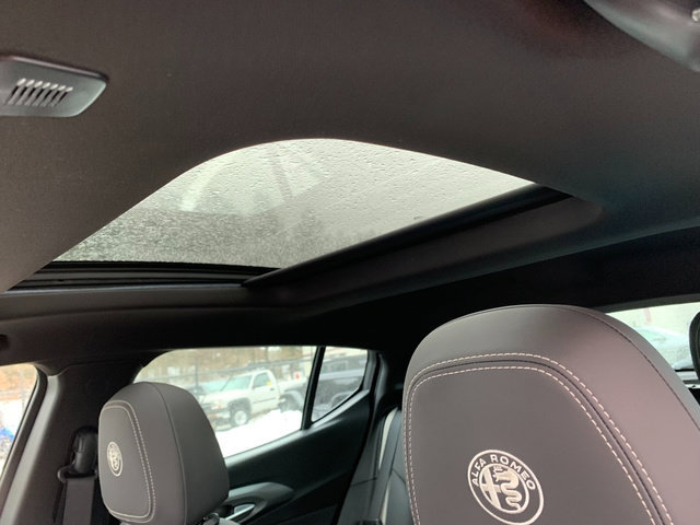 New 2026 Alfa Romeo Tonale w/ Active Assist Package AWD/4WD image 17