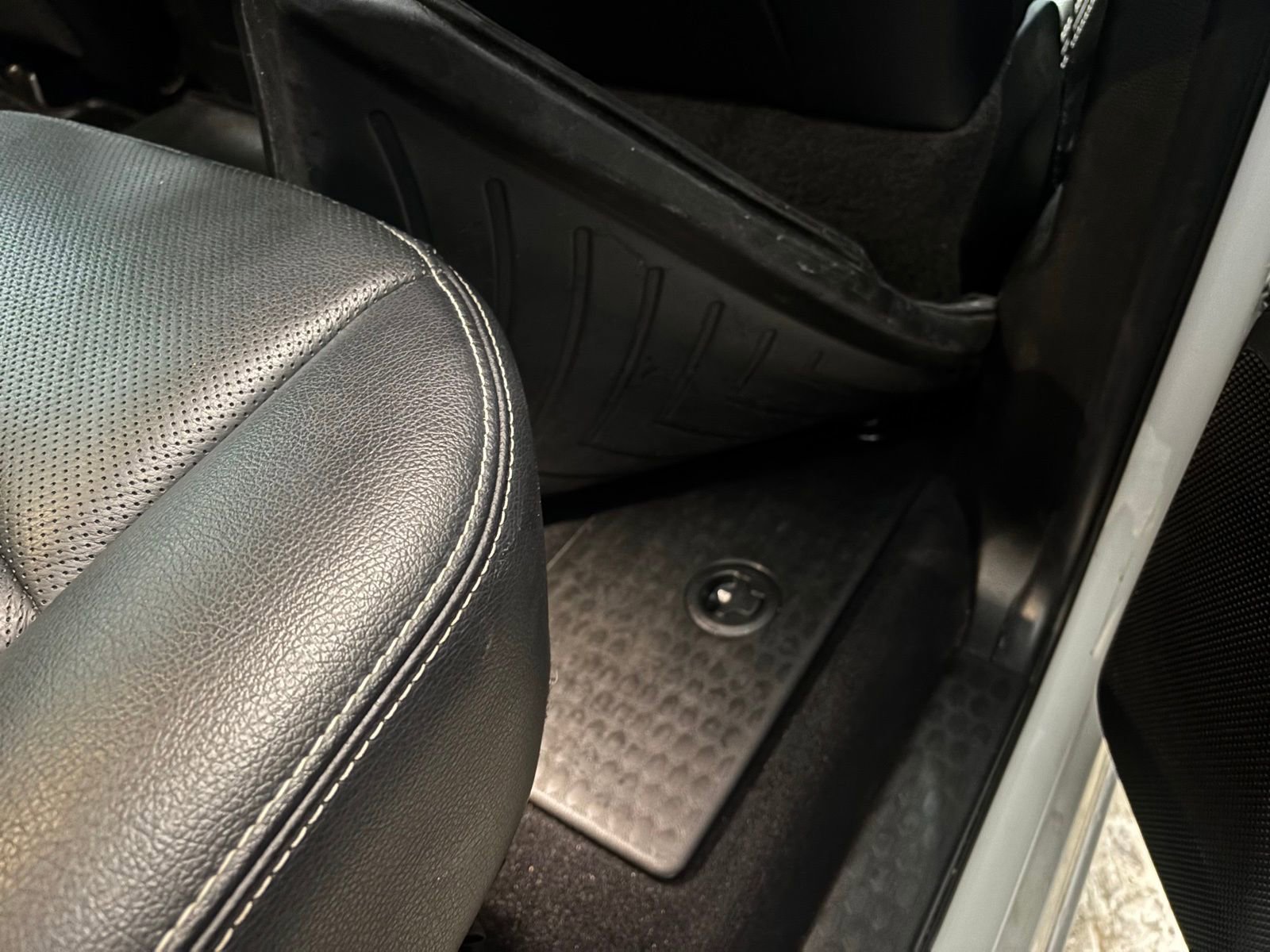 Used 2018 RAM 3500 Laramie w/ Sport Appearance Group image 34