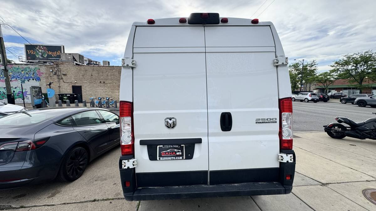 Used 2025 RAM ProMaster 2500 w/ Convenience Group FWD image 4