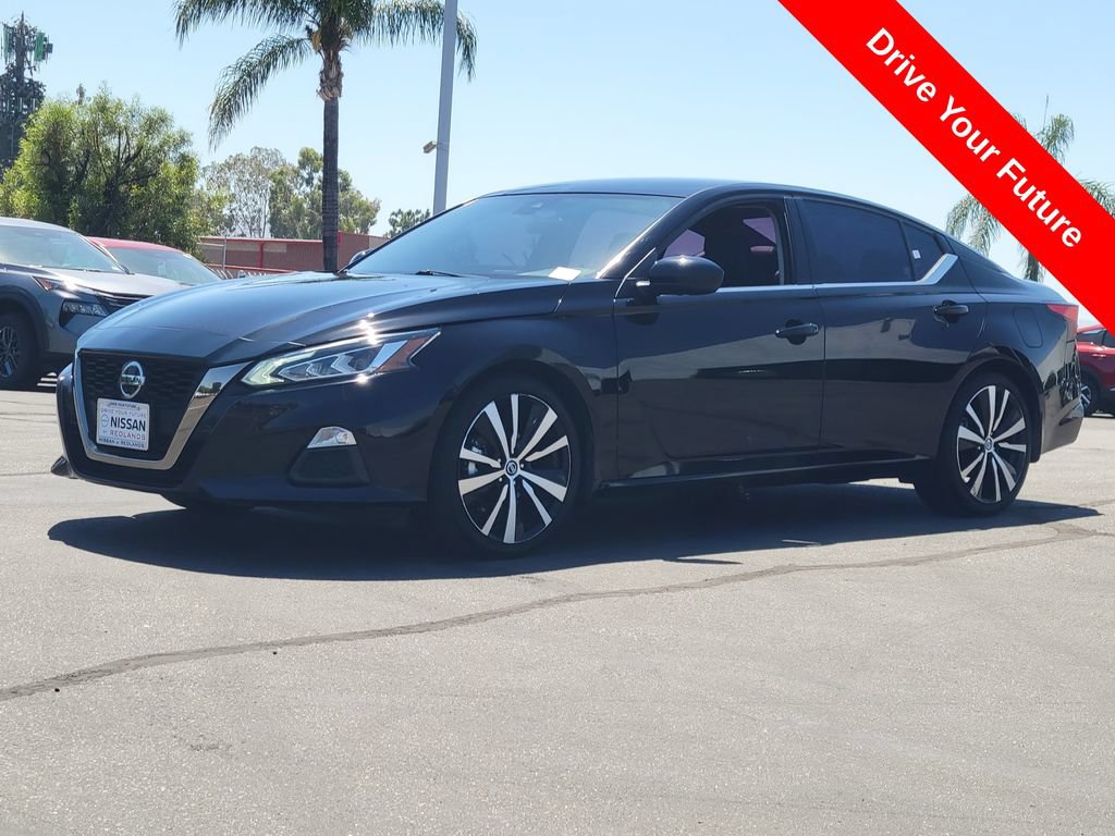 Used 2022 Nissan Altima 2.5 SR FWD image 2