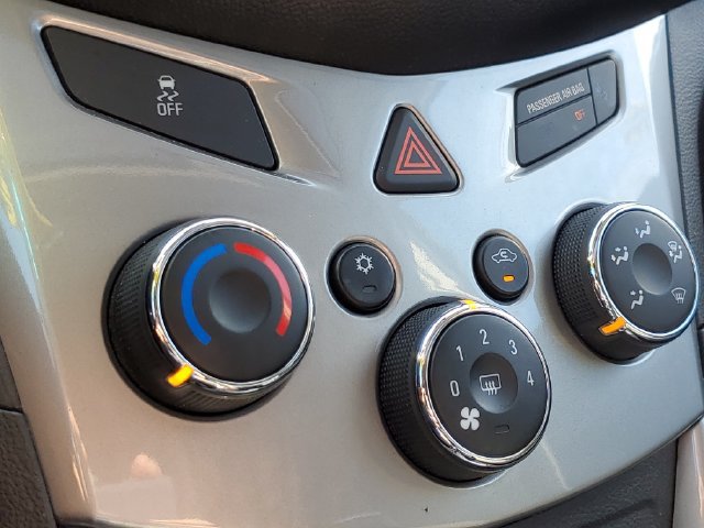 Used 2015 Chevrolet Trax LT w/ LT Sun and Sound Package FWD image 20