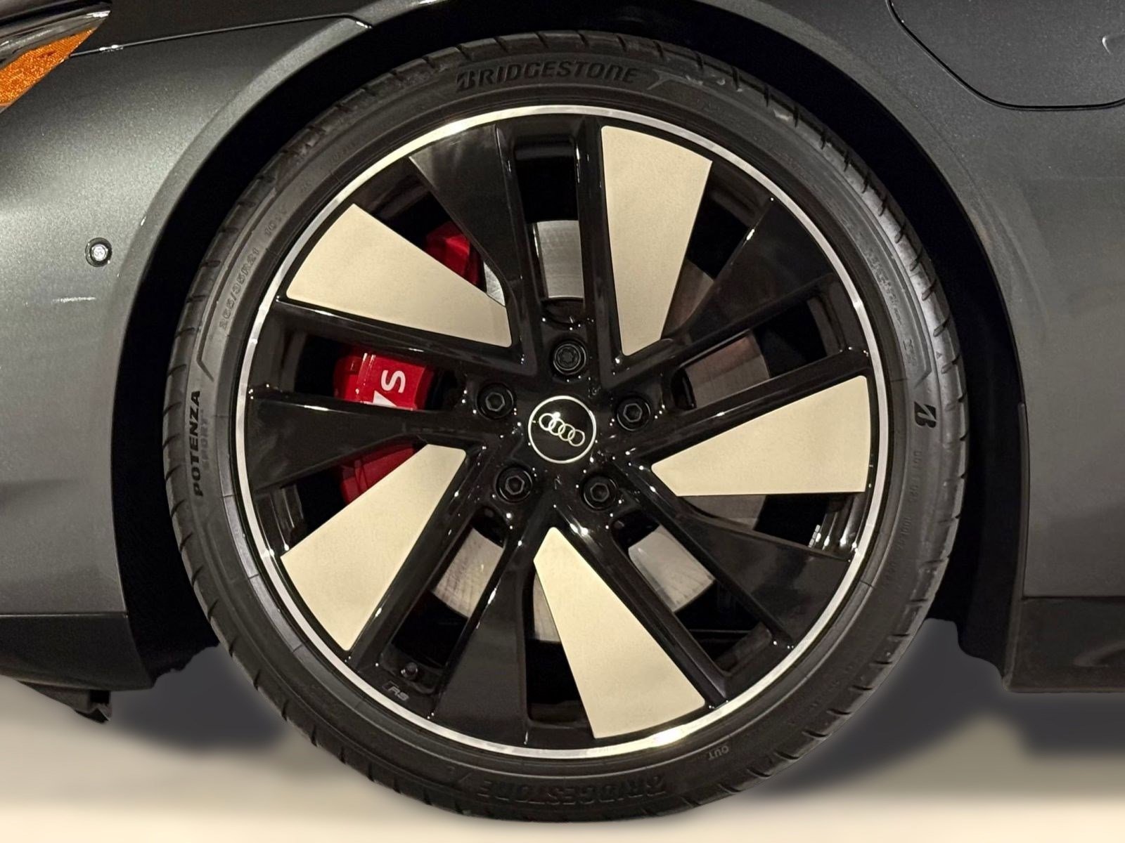 Used 2025 Audi S e-tron GT Prestige w/ Prestige Package image 11
