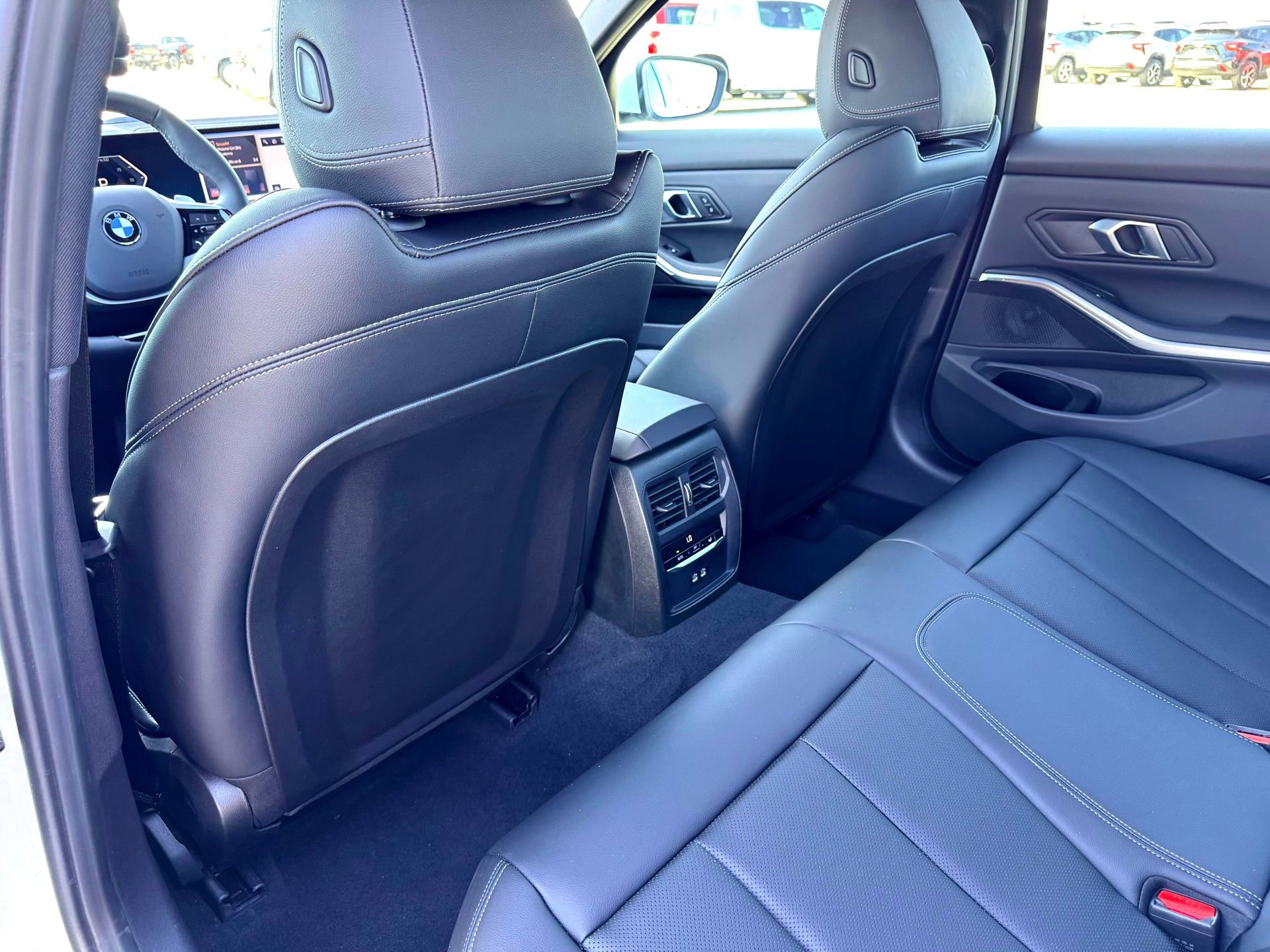 Used 2026 BMW 330i xDrive Sedan AWD/4WD image 19