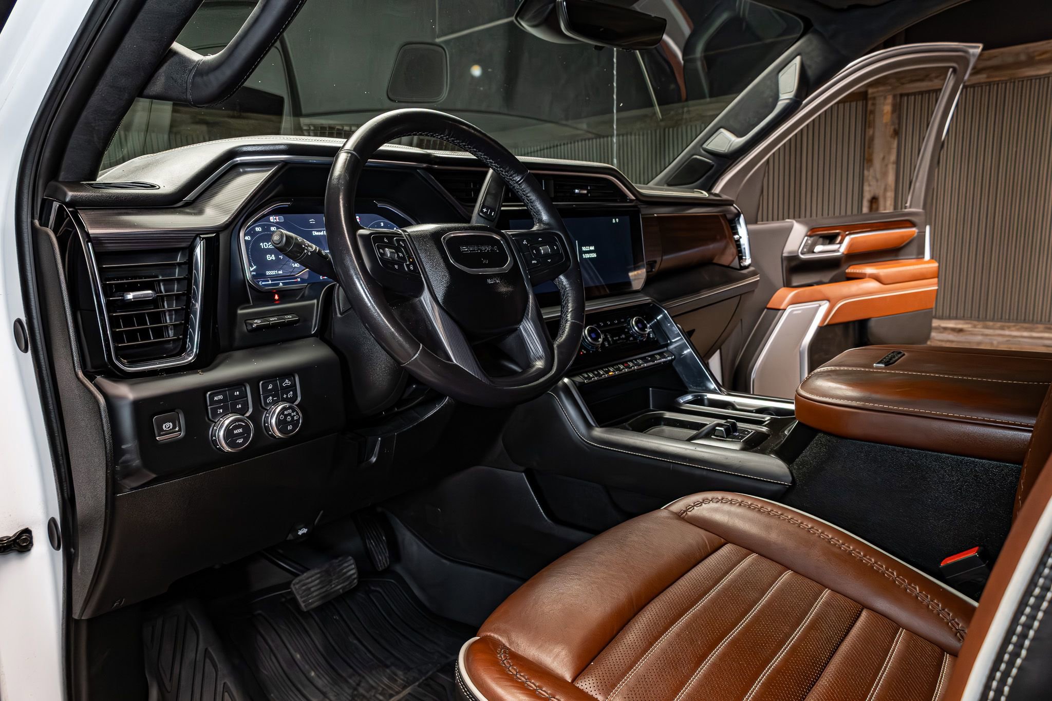 Used 2024 GMC Sierra 2500 Denali Ultimate image 13