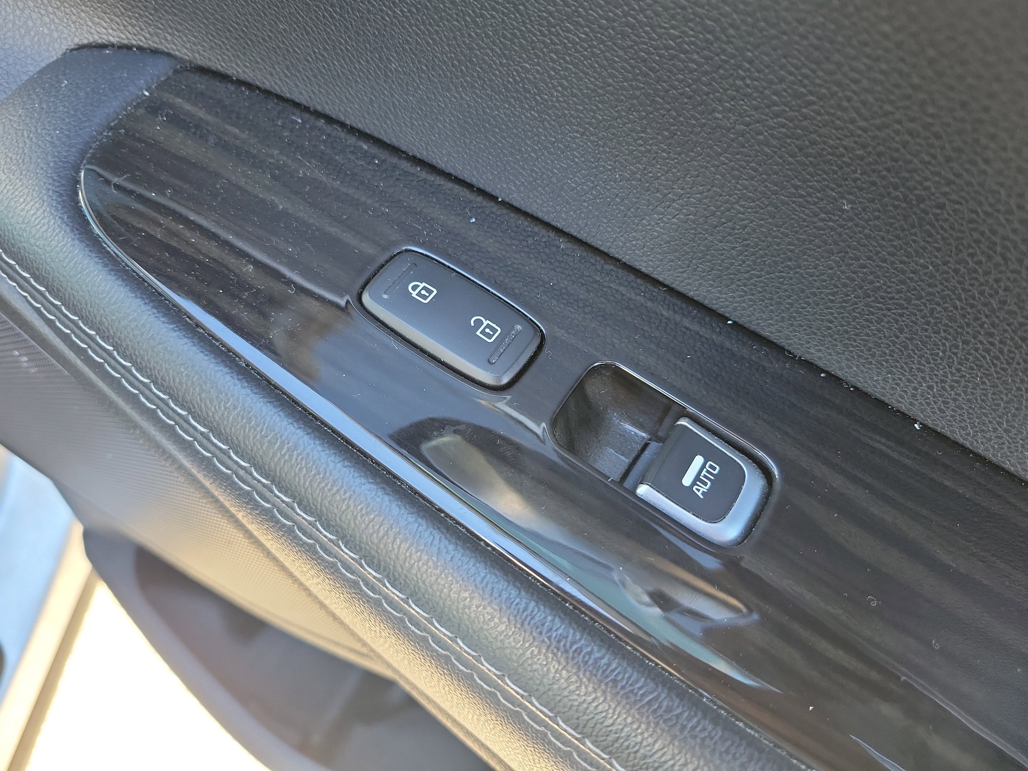 Used 2020 Kia Sorento AWD V6 image 11